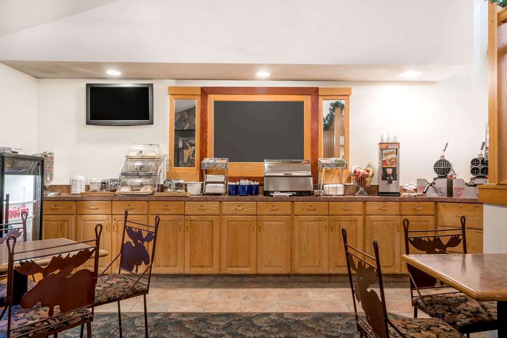 Moose Lake Lodge & Suites Facilities photo