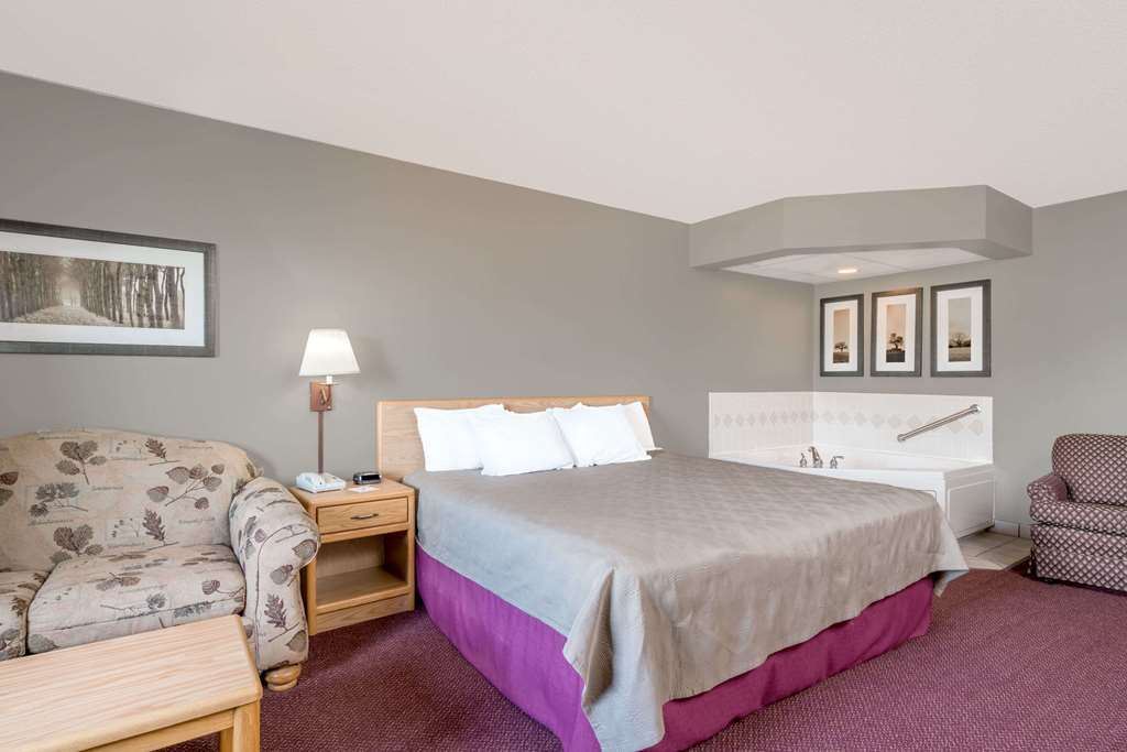 Moose Lake Lodge & Suites Room photo